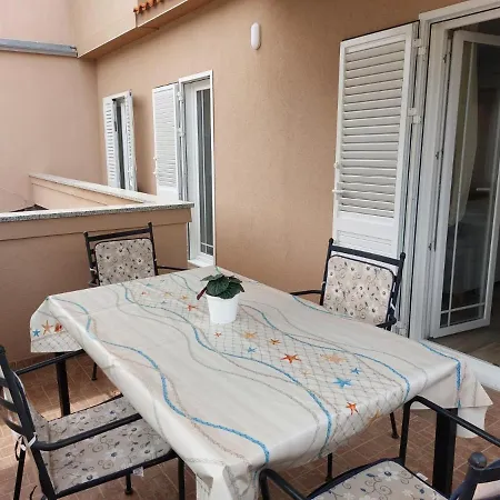 Apartment Apartman Dijana Rab Town