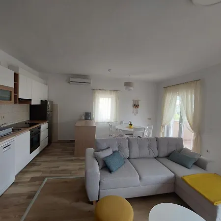 Apartment Apartman Dijana *
